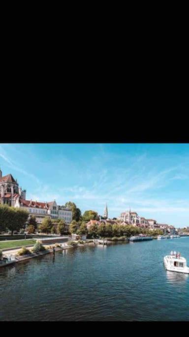 Bel Appart Au Bord De L'Eau Proche Gare Avec Wifi Auxerre Eksteriør bilde
